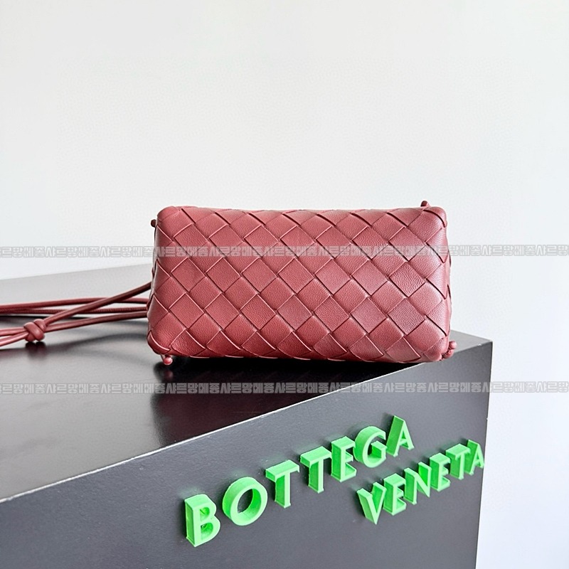 보테가베네타콘서트파우치 20260224-120347-003루.jpg