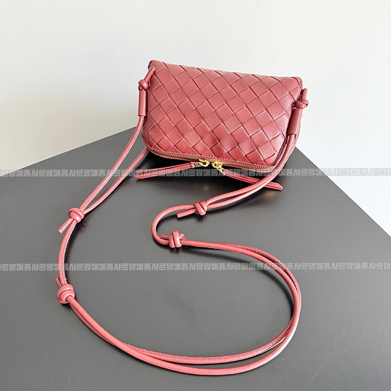 보테가베네타콘서트파우치 20260224-120347-005루.jpg