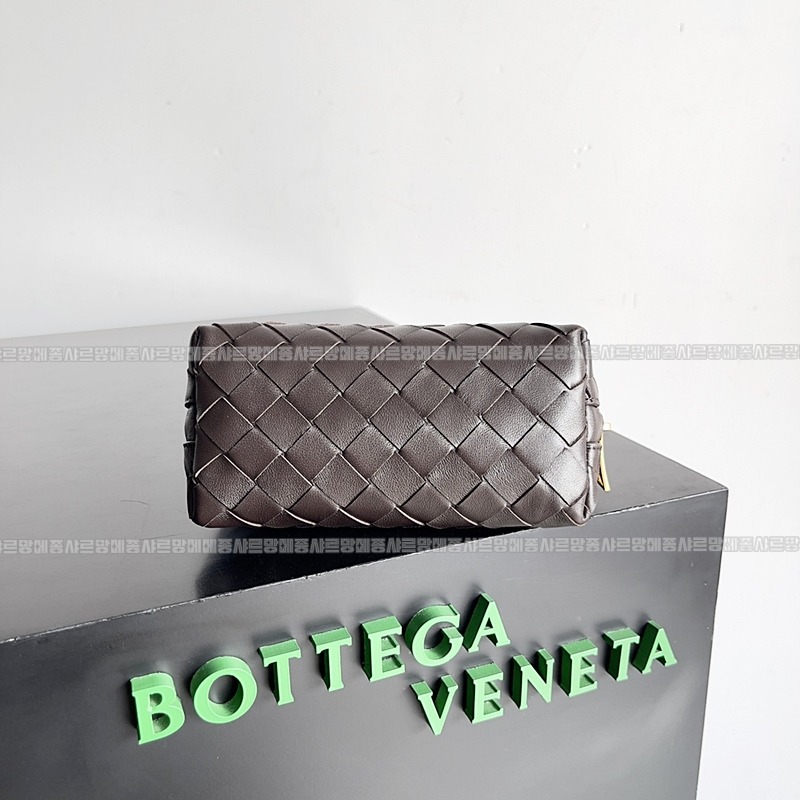 보테가베네타스몰인트레치아토뷰티파우치 20260224-130438-002루.jpg