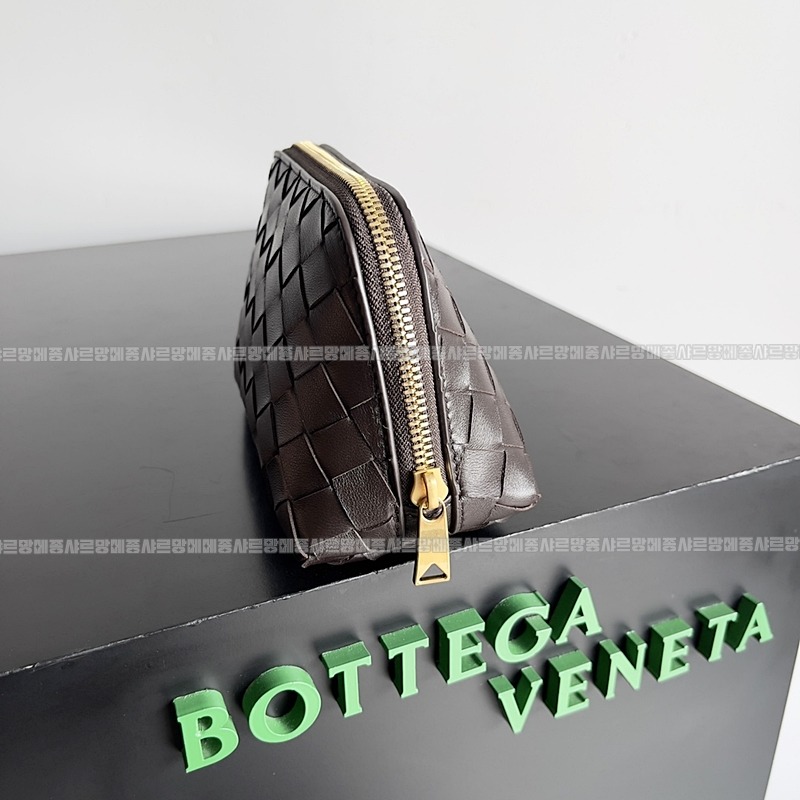 보테가베네타스몰인트레치아토뷰티파우치 20260224-130438-003루.jpg