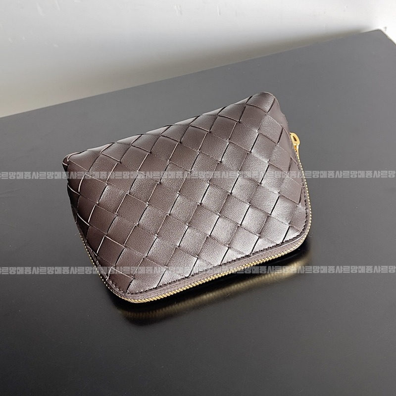 보테가베네타스몰인트레치아토뷰티파우치 20260224-130439-008루.jpg