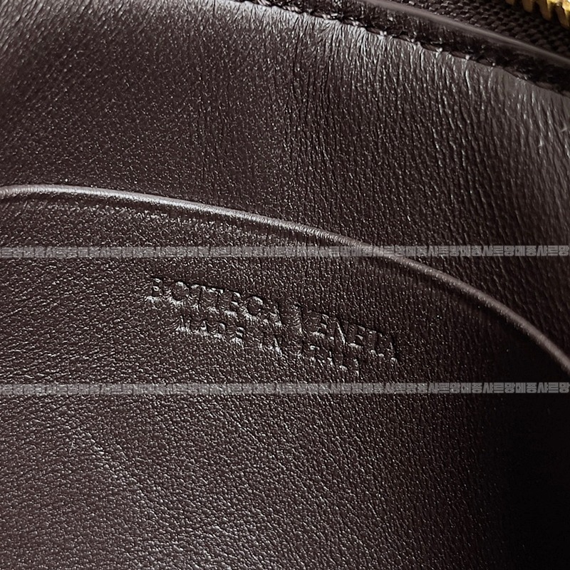 보테가베네타스몰인트레치아토뷰티파우치 20260224-130439-007루.jpg