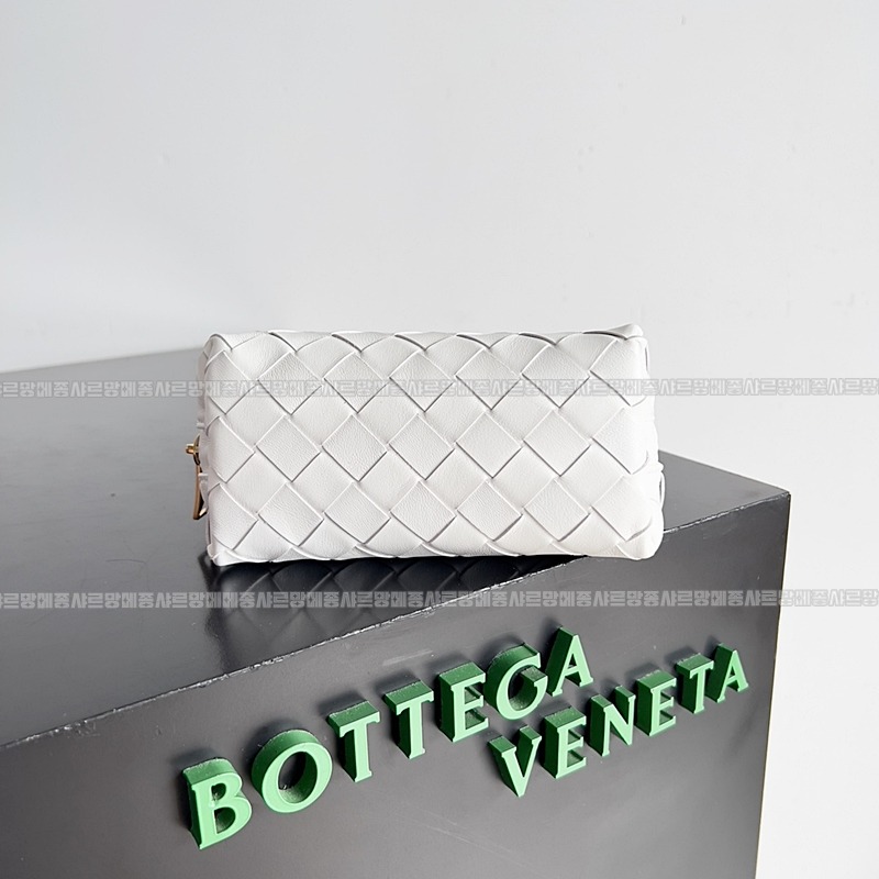 보테가베네타스몰인트레치아토뷰티파우치 20260224-130857-002루.jpg