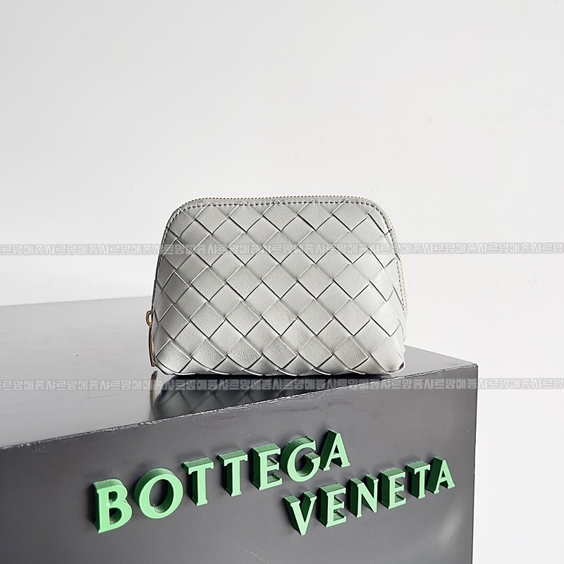 보테가베네타스몰인트레치아토뷰티파우치 20260224-131100-001루.jpg