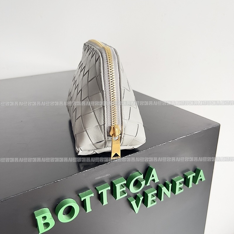 보테가베네타스몰인트레치아토뷰티파우치 20260224-131100-002루.jpg