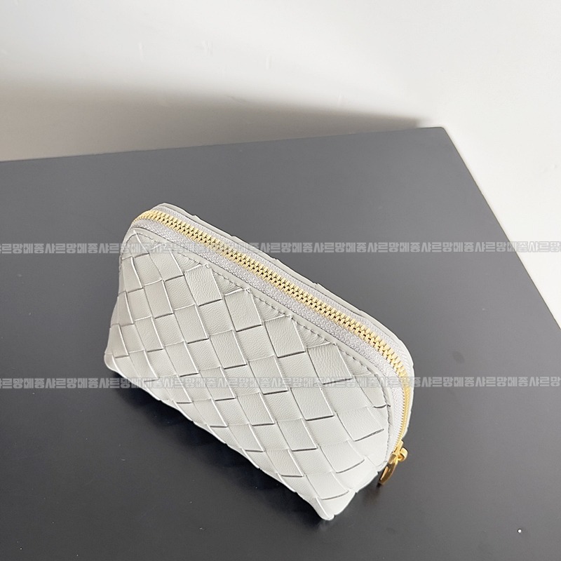 보테가베네타스몰인트레치아토뷰티파우치 20260224-131100-006루.jpg