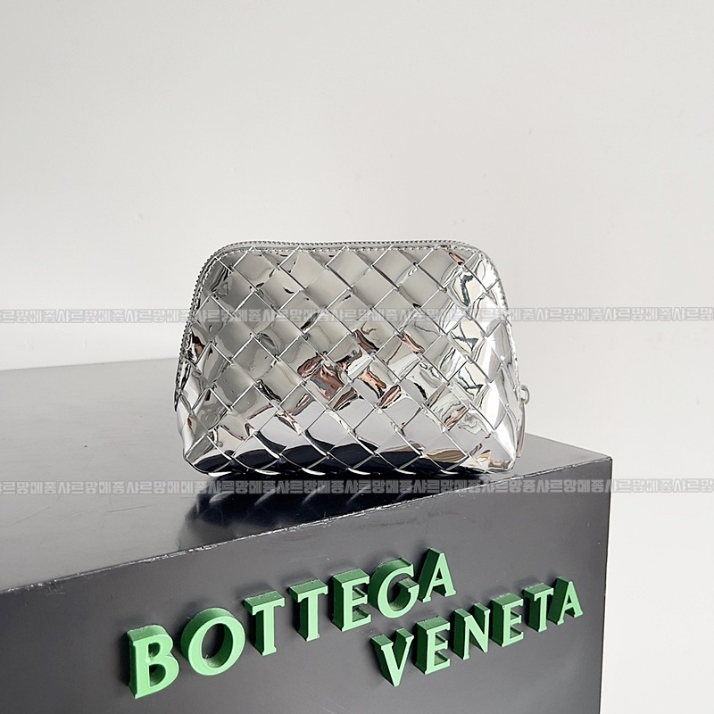 보테가베네타스몰인트레치아토뷰티파우치 20260224-131257-001루.jpg