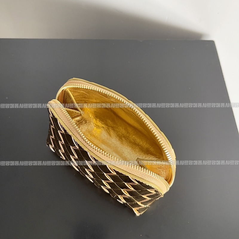 보테가베네타스몰인트레치아토뷰티파우치 20260224-131539-009루.jpg