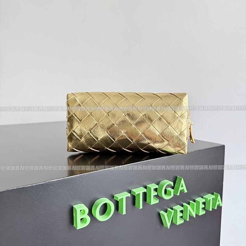 보테가베네타스몰인트레치아토뷰티파우치 20260224-131908-002루.jpg