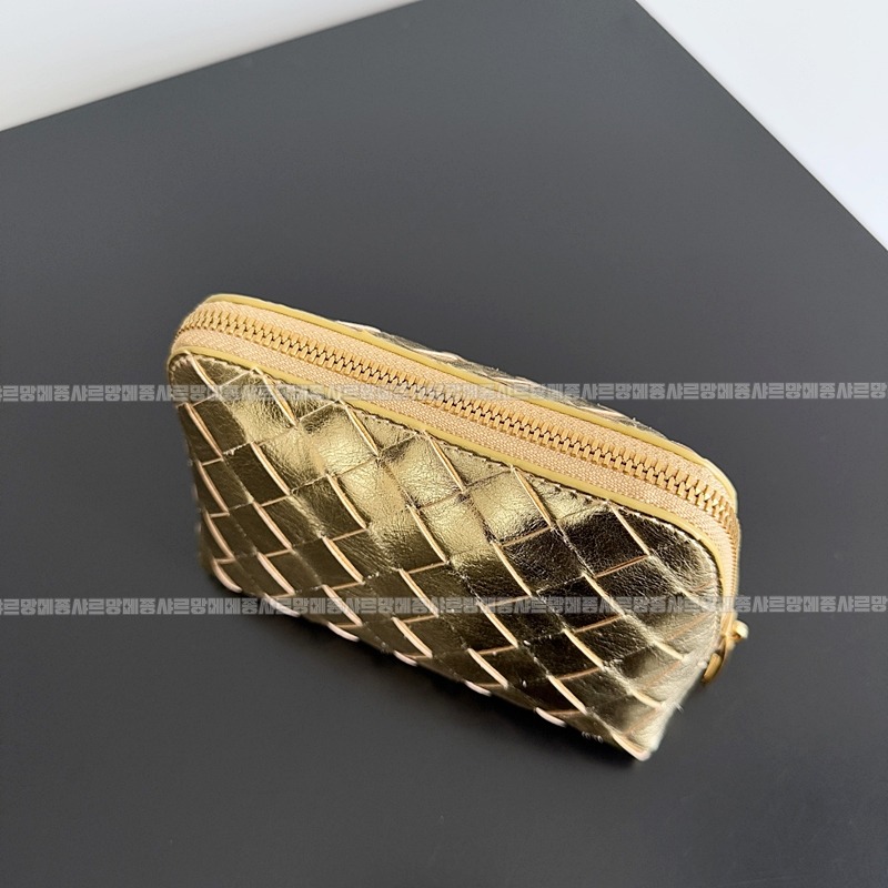 보테가베네타스몰인트레치아토뷰티파우치 20260224-131909-005루.jpg