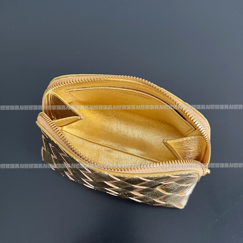 보테가베네타스몰인트레치아토뷰티파우치 20260224-131909-009루.jpg