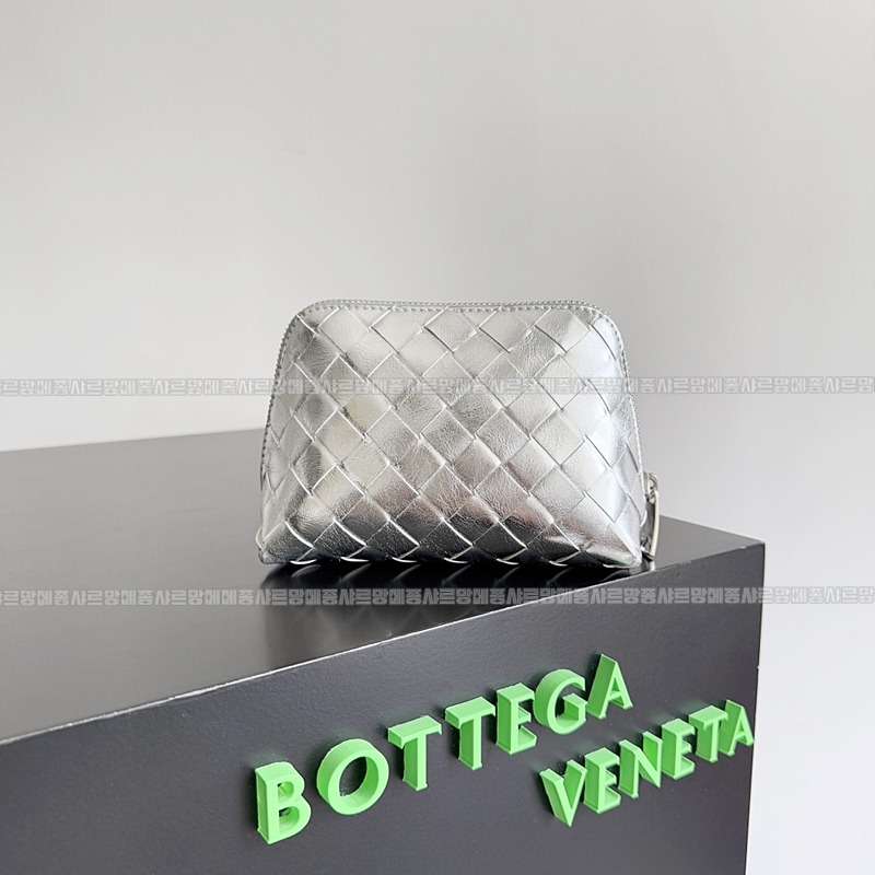 보테가베네타스몰인트레치아토뷰티파우치 20260224-132051-001루.jpg