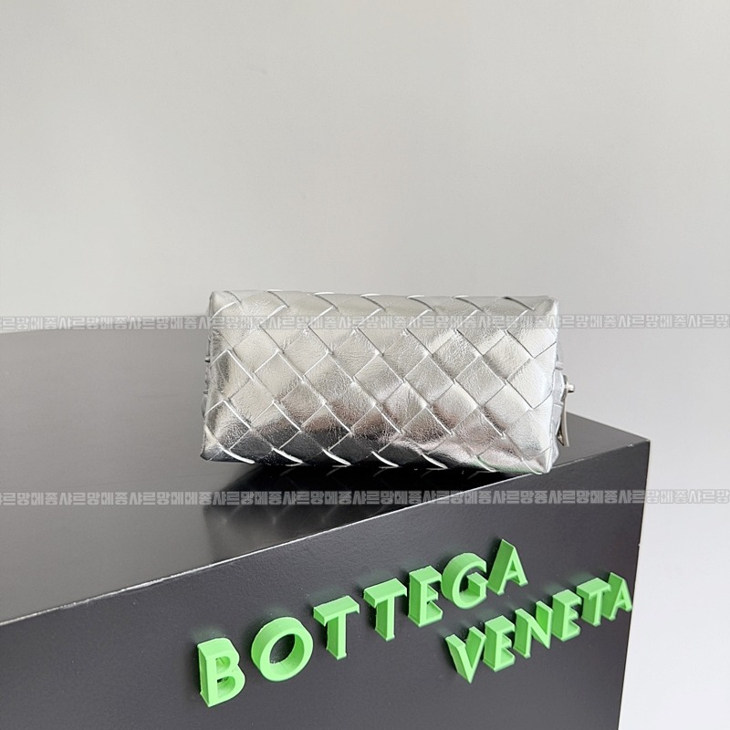 보테가베네타스몰인트레치아토뷰티파우치 20260224-132051-002루.jpg