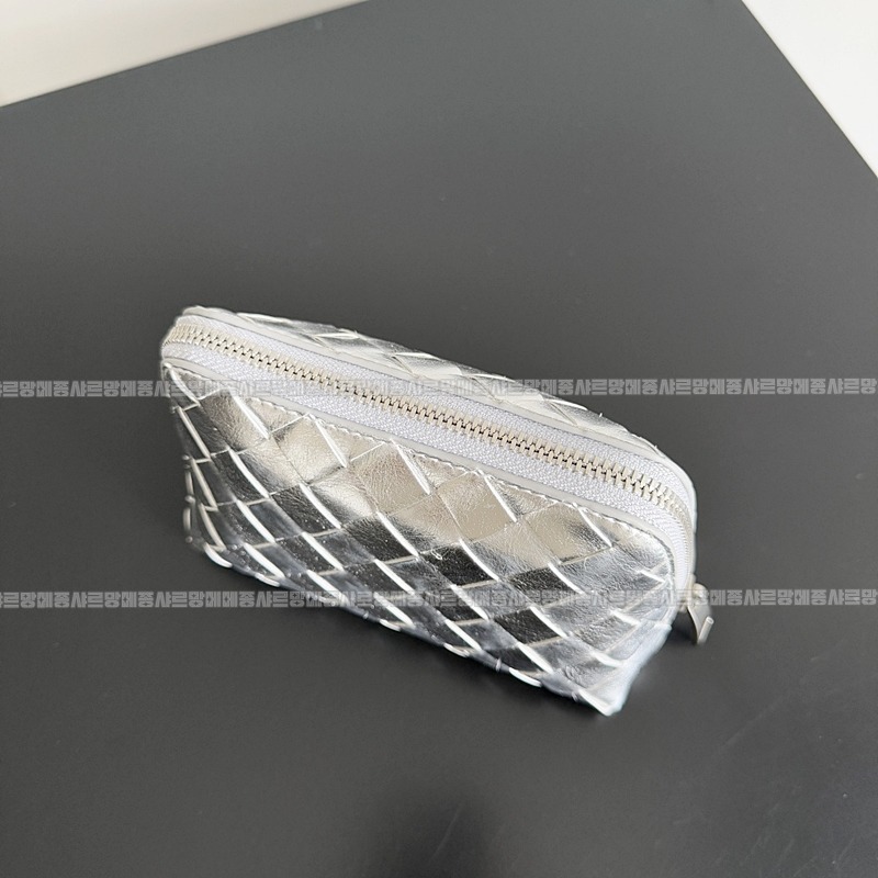 보테가베네타스몰인트레치아토뷰티파우치 20260224-132051-005루.jpg