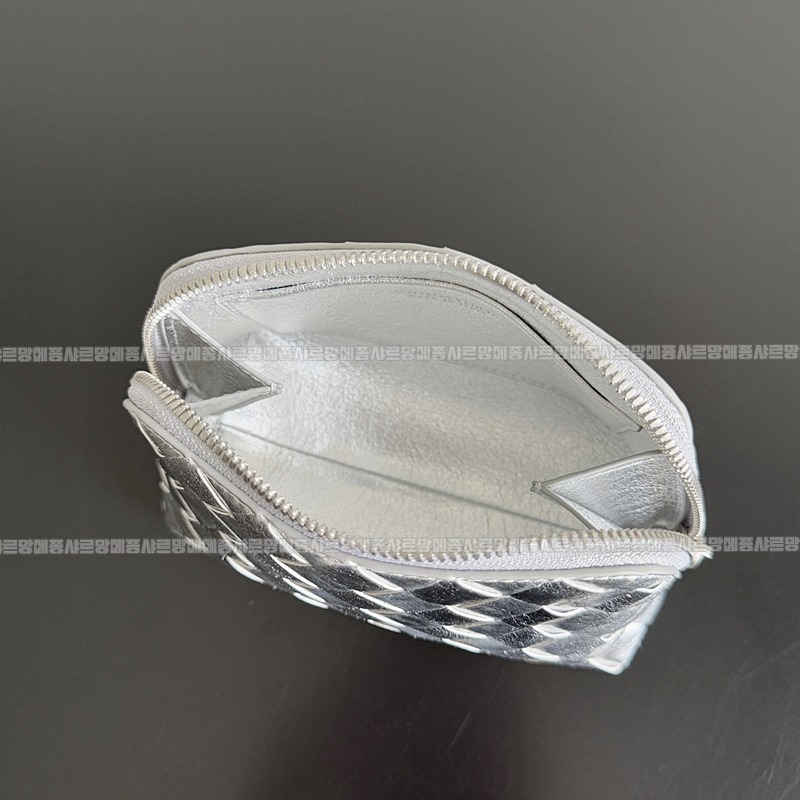 보테가베네타스몰인트레치아토뷰티파우치 20260224-132052-009루.jpg