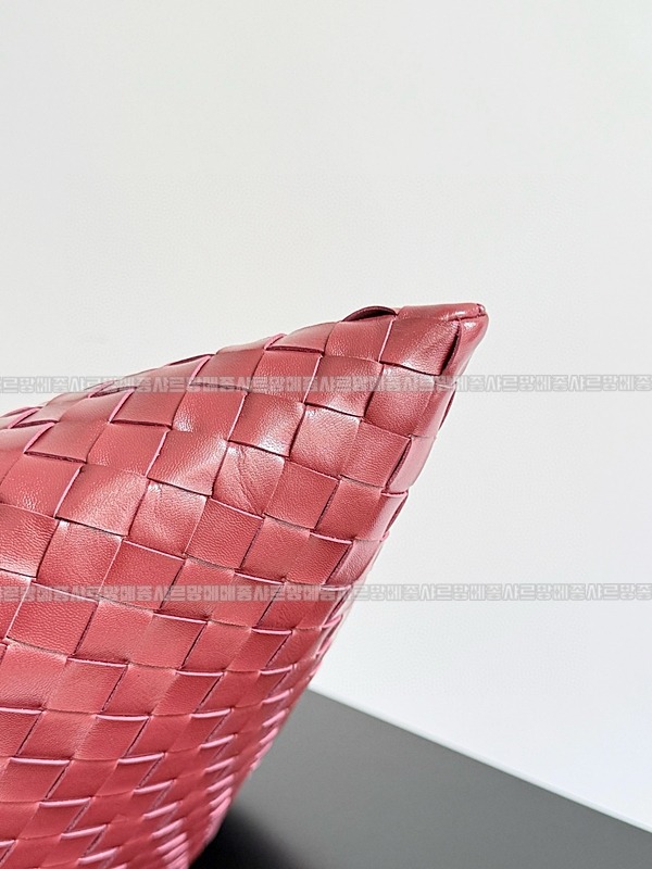 보테가베네타라지홉 20260224-132623-004루.jpg