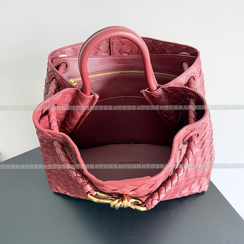 보테가베네타안디아모미디움 20260224-145701-009루.jpg