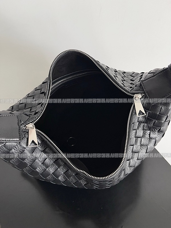 보테가베네타트래블러백 20260224-150727-009루.jpg