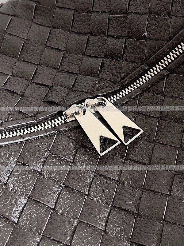 보테가베네타트래블러백 20260224-151027-005루.jpg