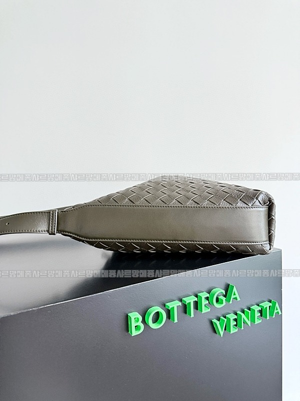 보테가베네타트래블러백스몰 20260224-151915-003루.jpg