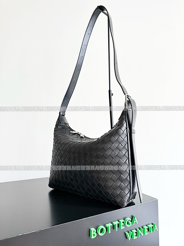 보테가베네타트래블러백스몰 20260224-152101-002루.jpg