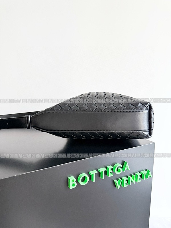 보테가베네타트래블러백스몰 20260224-152101-003루.jpg