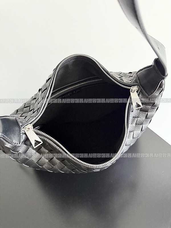 보테가베네타트래블러백스몰 20260224-152102-009루.jpg