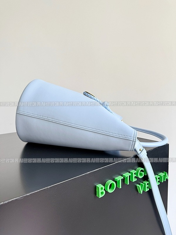 보테가베네타라지리베르타 20260224-161118-002루.jpg