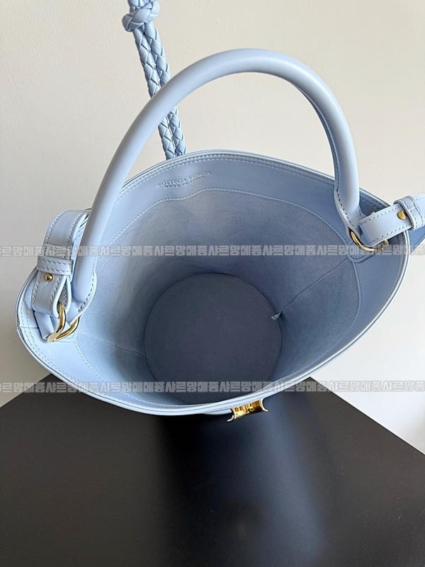 보테가베네타라지리베르타 20260224-161118-009루.jpg