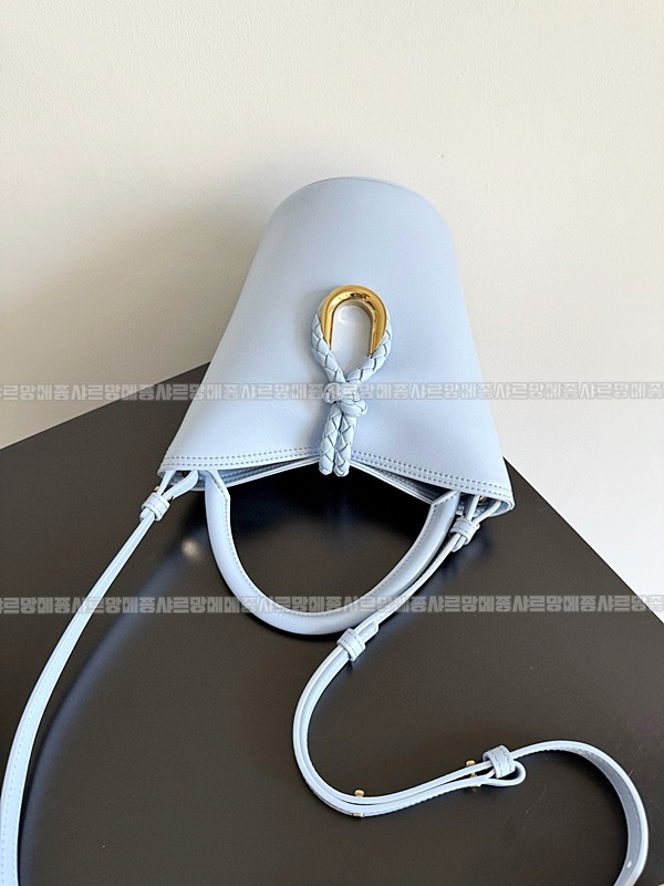 보테가베네타스몰리베르타 20260224-161953-004루.jpg