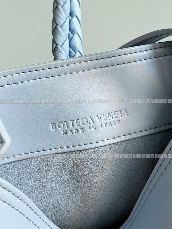 보테가베네타스몰리베르타 20260224-161953-006루.jpg