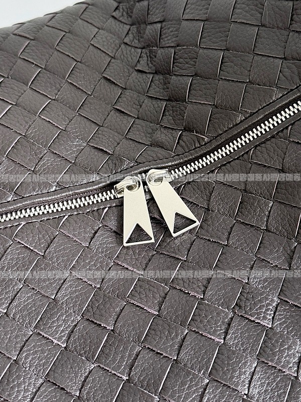 보테가베네타트레블러라지 20260224-165127-005루.jpg