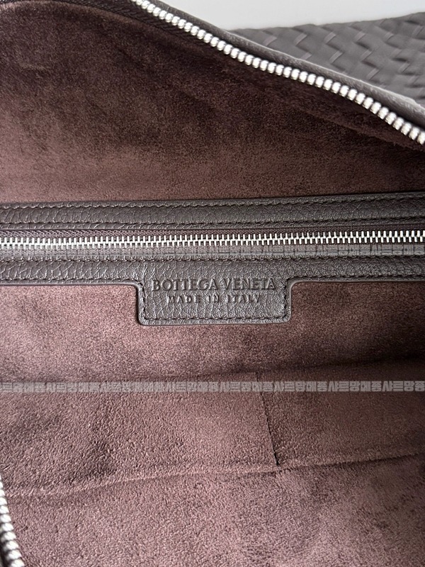 보테가베네타트레블러라지 20260224-165128-007루.jpg