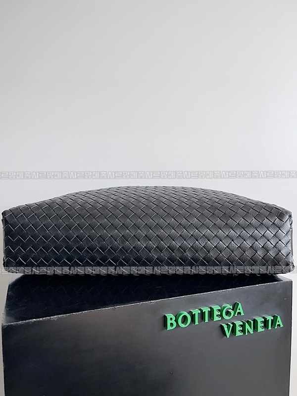 보테가베네타트레블러라지 20260224-165408-004루.jpg