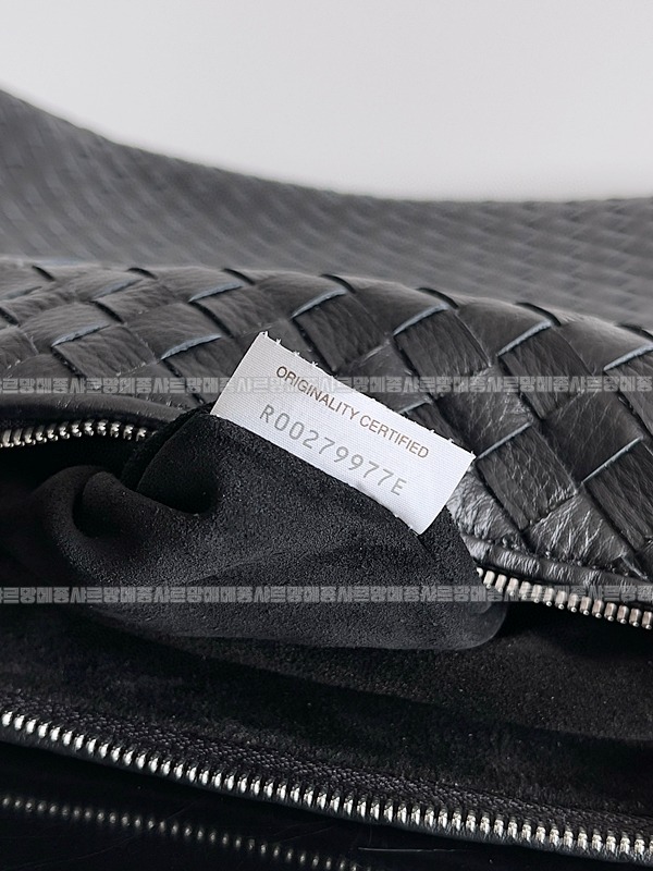 보테가베네타트레블러라지 20260224-165409-008루.jpg