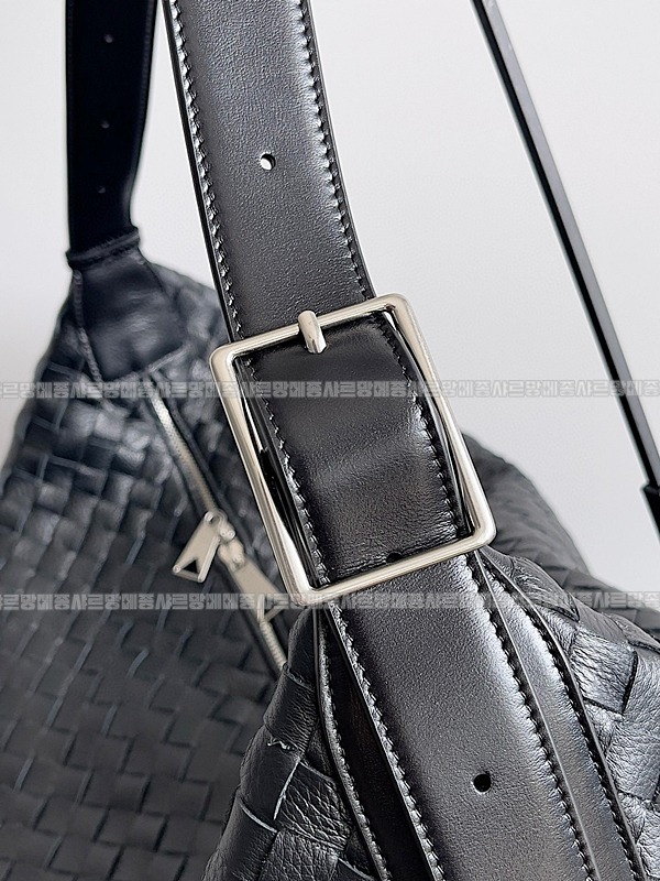 보테가베네타트레블러라지 20260224-165408-003루.jpg