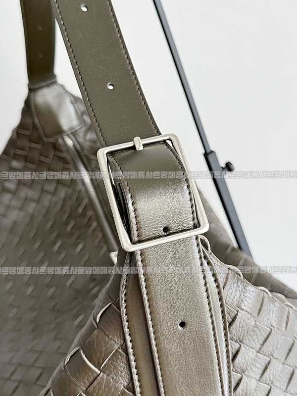 보테가베네타트레블러라지 20260224-165559-003루.jpg