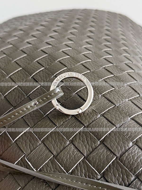 보테가베네타트레블러라지 20260224-165559-006루.jpg