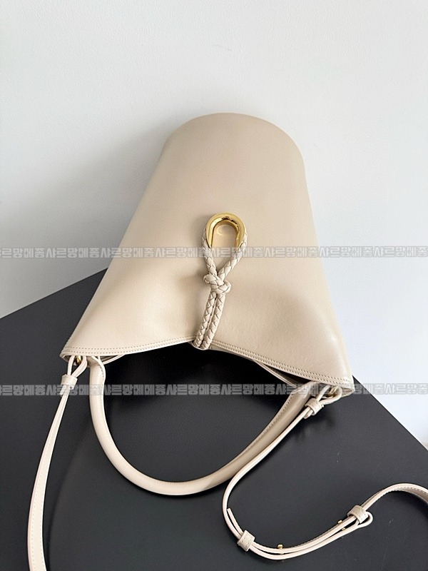 보테가베네타리베르토 20260224-165844-004루.jpg