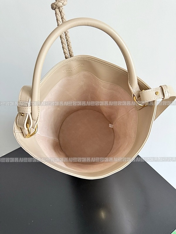 보테가베네타리베르토 20260224-165844-009루.jpg