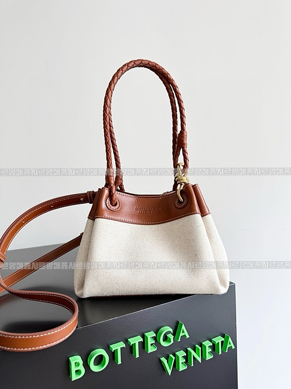 보테가베네타파라슈트 20260224-170500-001루.jpg