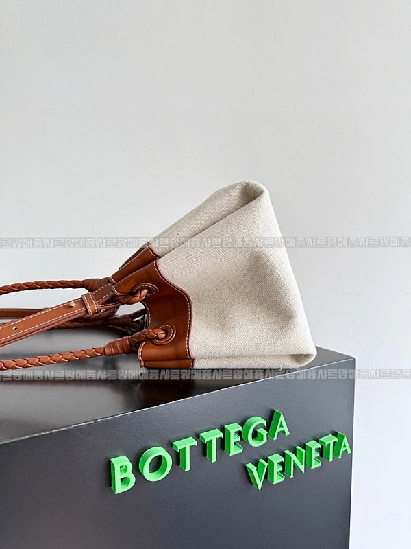 보테가베네타파라슈트 20260224-170500-002루.jpg