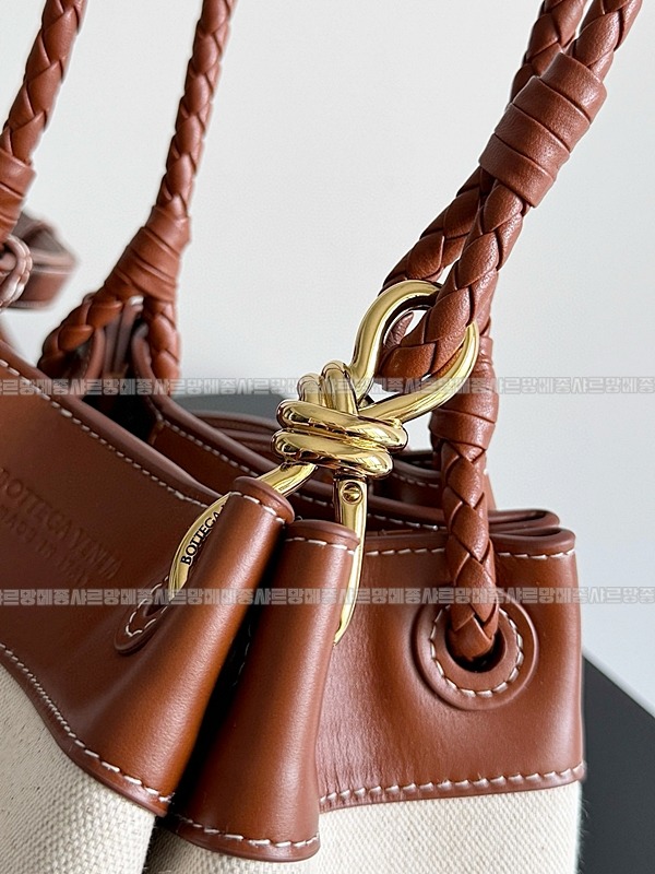 보테가베네타파라슈트 20260224-170500-005루.jpg