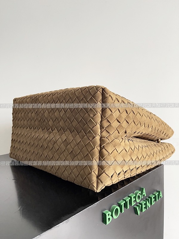 보테가베네타안디아모라지20260225-095629-002루.jpg