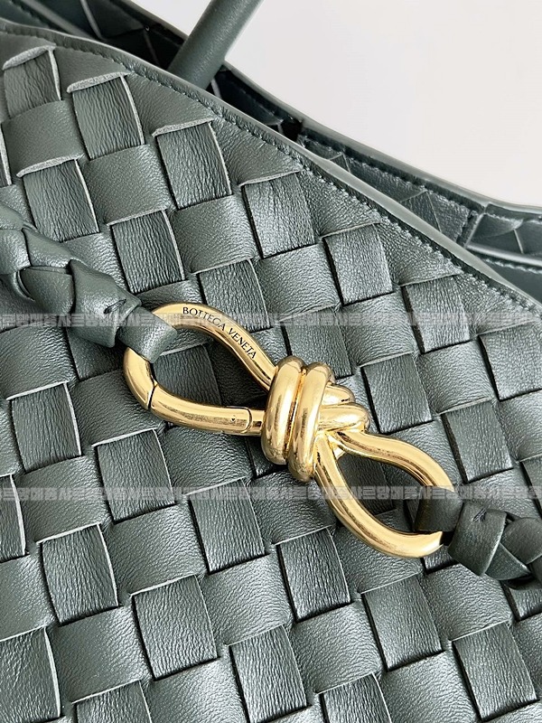보테가베네타안디아모라지20260225-101848-005루.jpg