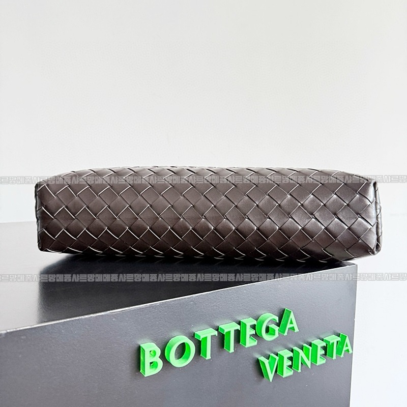 보테가베네타인트레치아토소프트블리프케이스20260227-092733-003루.jpg