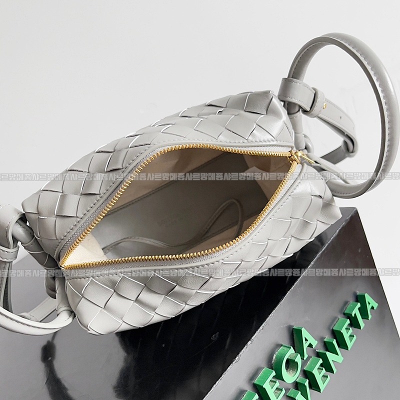 보테가베네타탑핸들루프백스몰 20260227-101813-009루.jpg