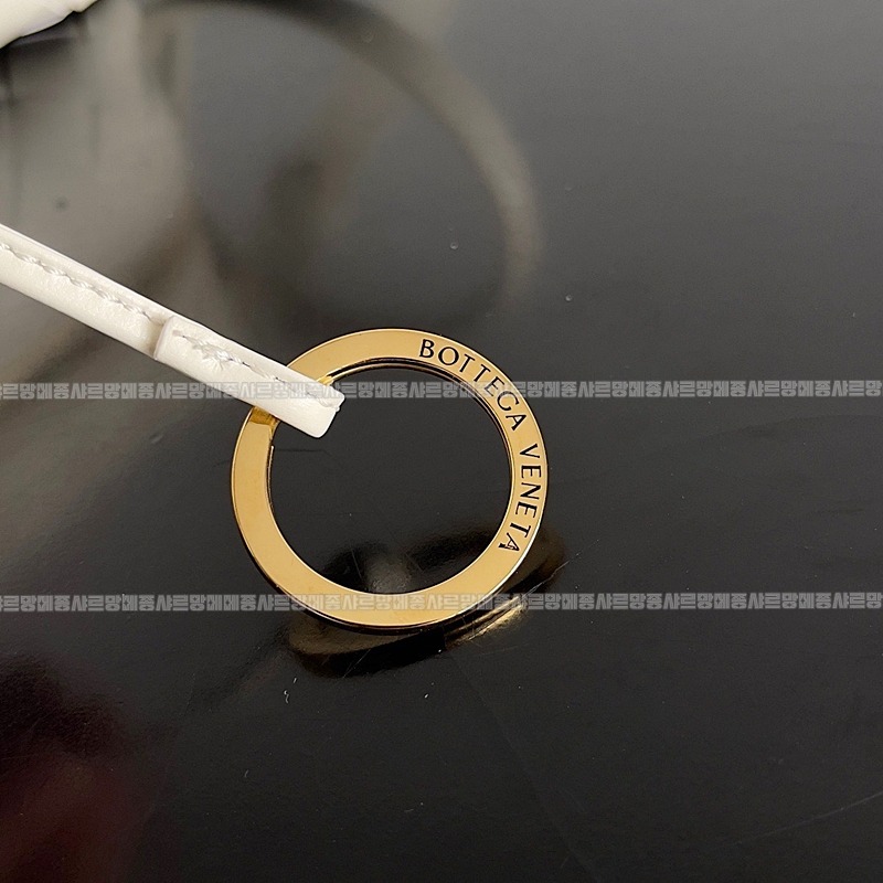 보테가베네타탑핸들루프백스몰 20260227-104032-008루.jpg