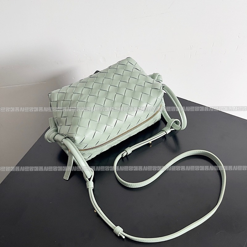 보테가베네타탑핸들루프백스몰 20260227-104936-003루.jpg