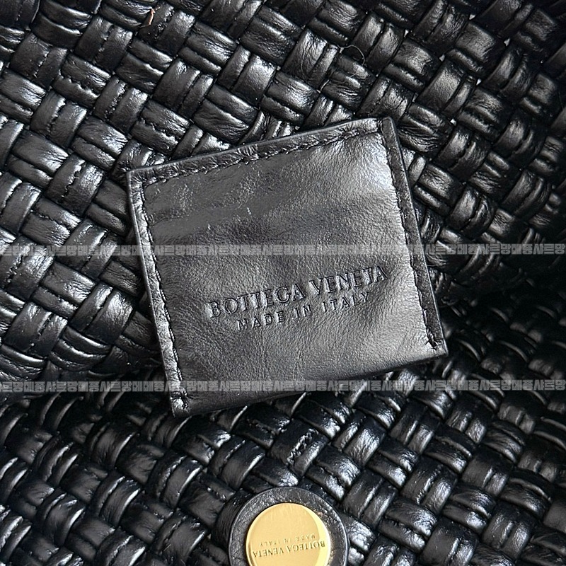 보테가베네타토스카 20260227-121456-007루.jpg